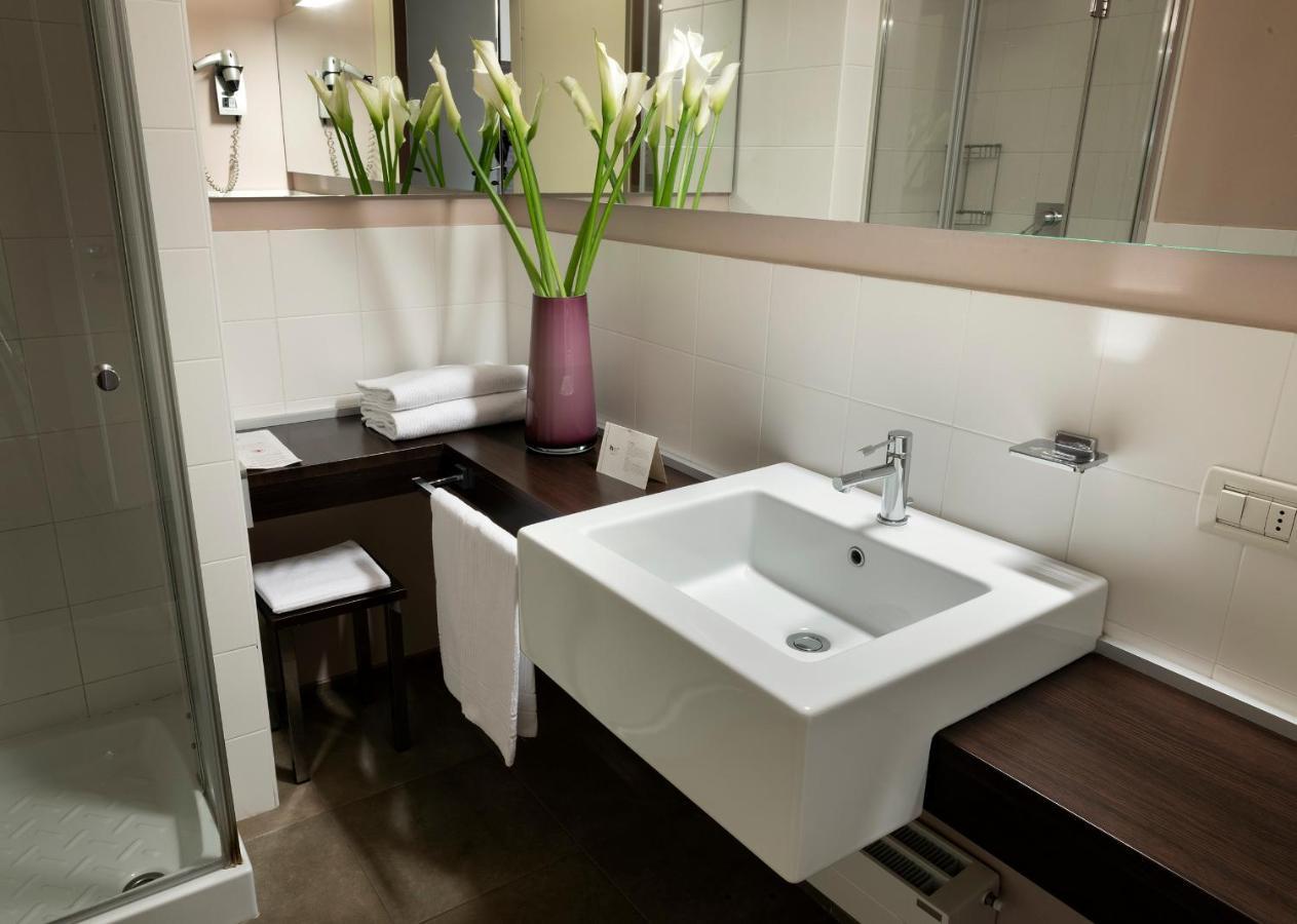 Hc3 Hotel โบโลญญา ภายนอก รูปภาพ