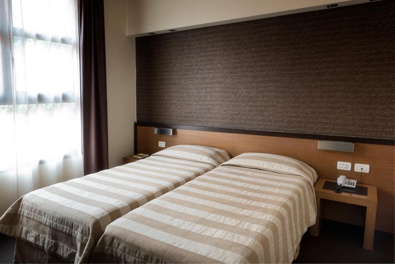 Hc3 Hotel โบโลญญา ภายนอก รูปภาพ
